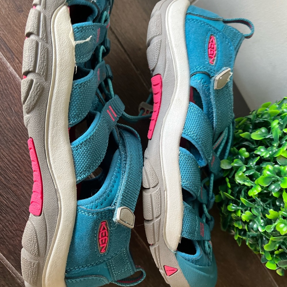 KEEN Newport H2 Closed Toe Water Shoe Size 5 Pink Dark Teal - Picture 11 of 13